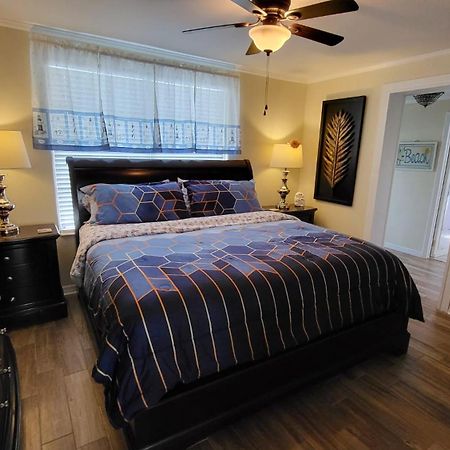 Spacious Beach House Unit,Beautifully Furnished 2 Bed 2Bath./2Min.Walk To Beach Clearwater Beach Buitenkant foto