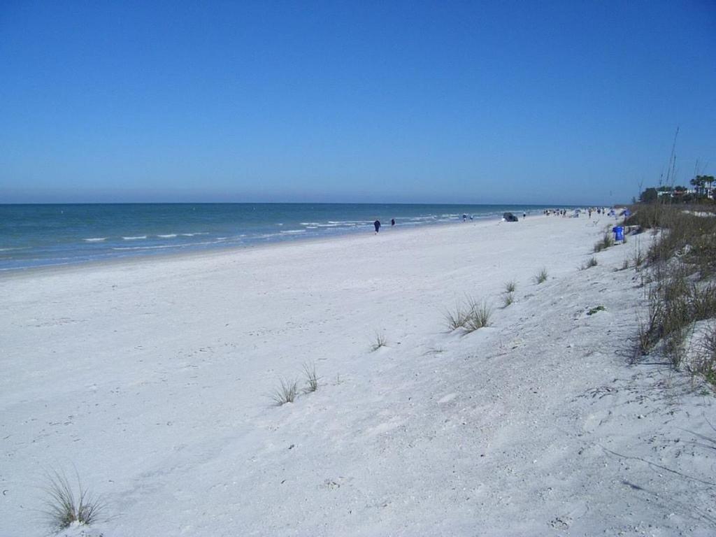 Spacious Beach House Unit,Beautifully Furnished 2 Bed 2Bath./2Min.Walk To Beach Clearwater Beach Buitenkant foto