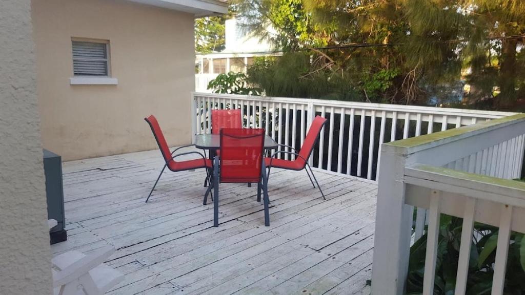 Spacious Beach House Unit,Beautifully Furnished 2 Bed 2Bath./2Min.Walk To Beach Clearwater Beach Buitenkant foto