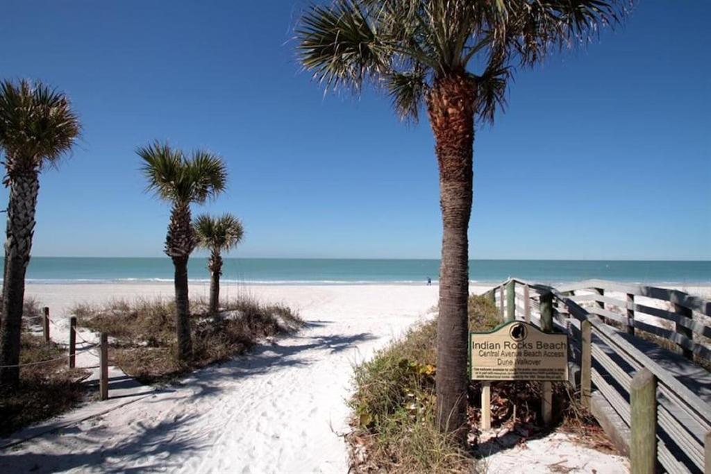 Spacious Beach House Unit,Beautifully Furnished 2 Bed 2Bath./2Min.Walk To Beach Clearwater Beach Buitenkant foto